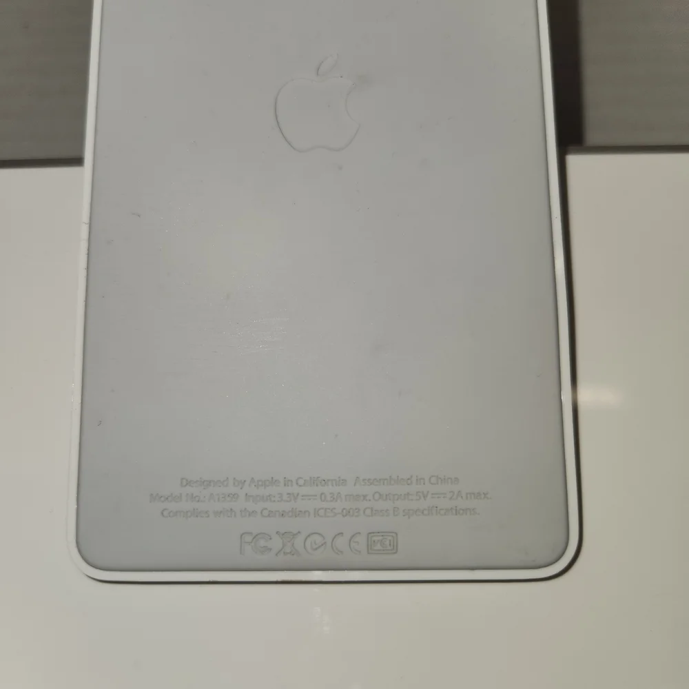 Apple iPad Keyboard Dock A1359 White C1